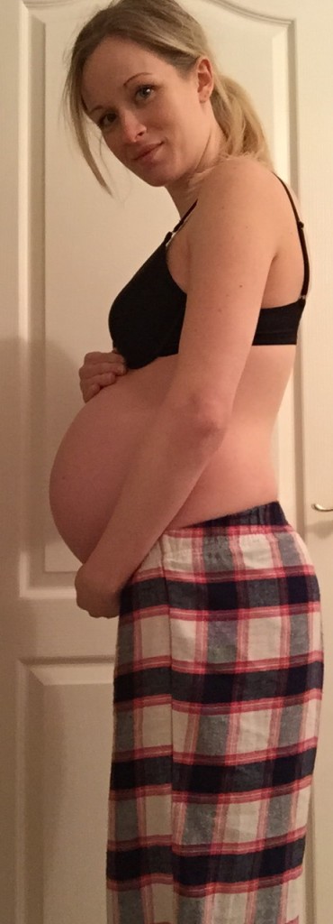 keeping up with the bump week 25 pregnancy shot profile side on