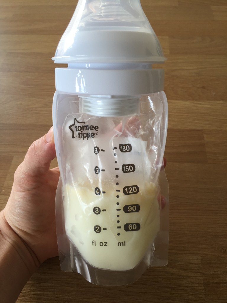 Tommee Tippee Express and Go Review - A review of the new breastfeeding product perfect for modern mums