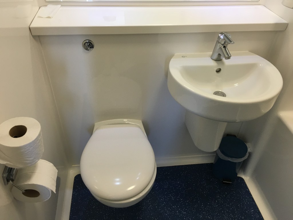 travelodge newmarket road bathroom toilet sink mirror facilities
