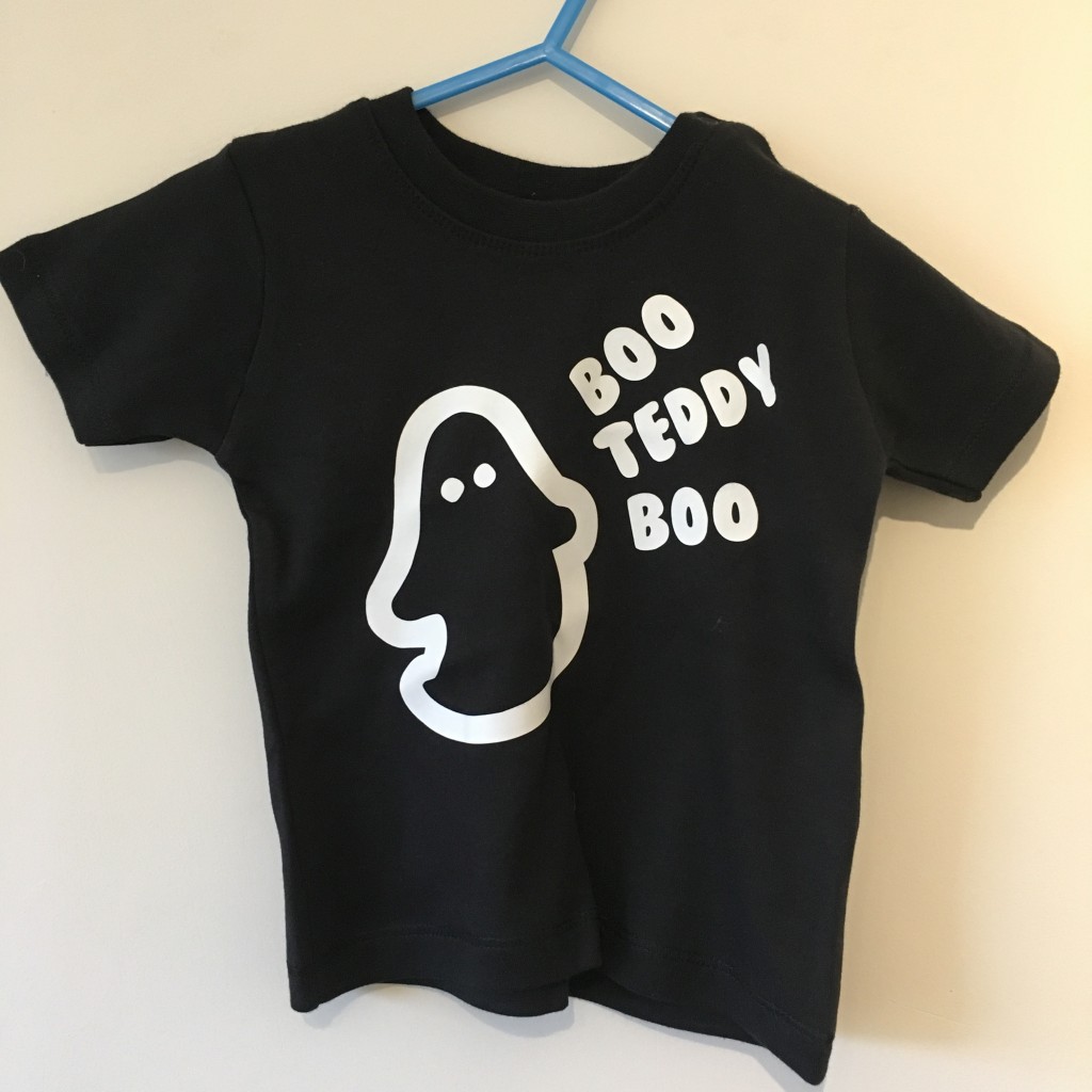 rusks and rebels halloween tshirt boo monochrome black and white kids ethical fashion brand review and giveaway