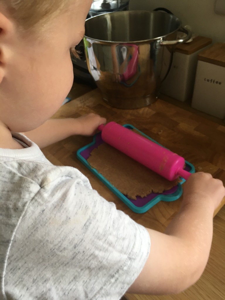vivid real baking range cookie kit rolling pin cookie cutters silicone baking sheet rainy day activity for kids review