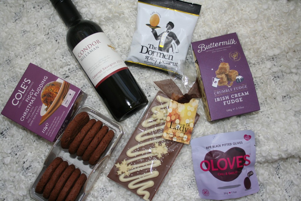 blossoming gifts the luxury christmas hamper figgy christmas pudding, border chocolate cookies, condor red cabernet sauvignon dormen spicy peanut irish cream fudge oloves olives lady chocolate review giveaway raising the rings christmas bonanza