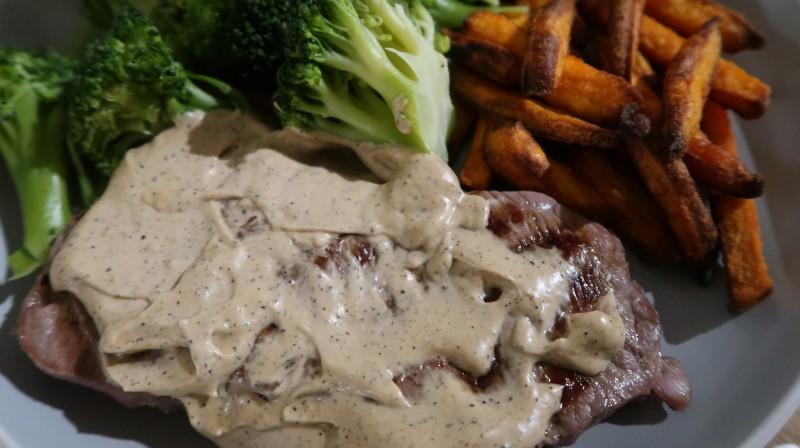 degustabox review march 2017 heinz seriously good creamy pepper sauce with steak raising the rings sweet potato chips and broccoli