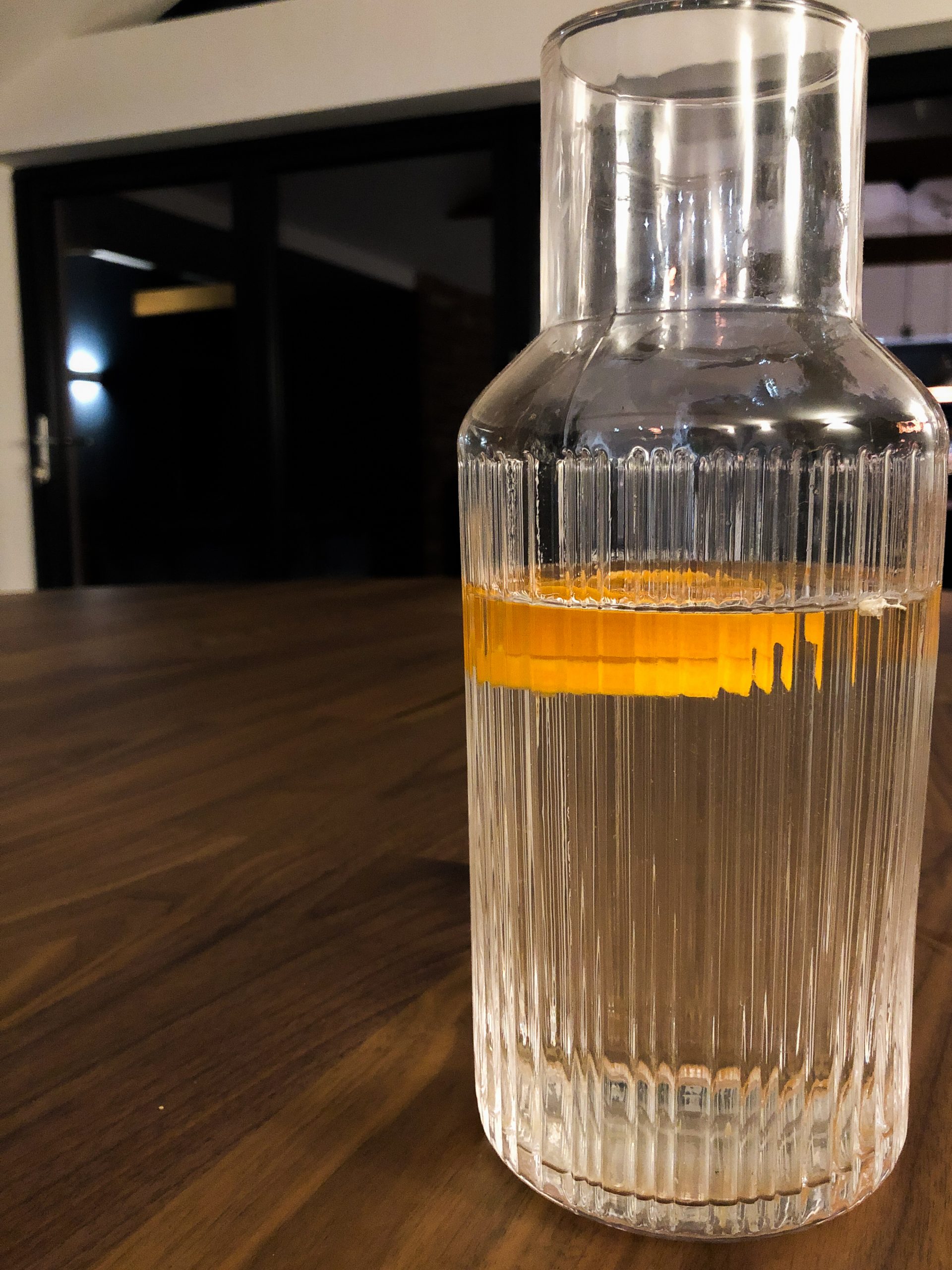 sous chef water carafe with ridged effect 