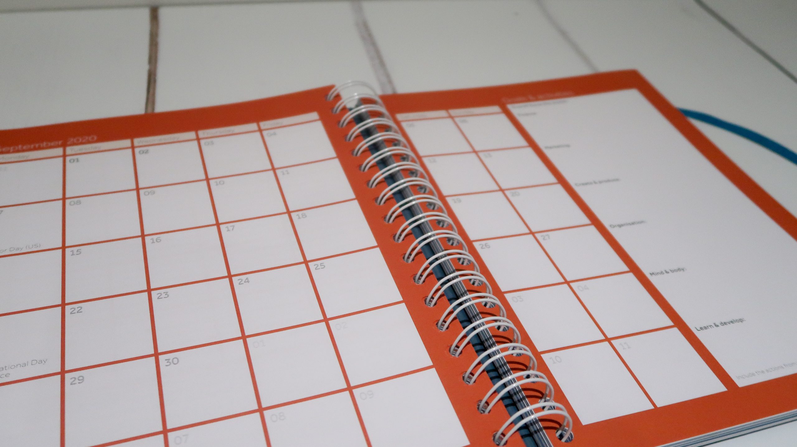 monthly glance design trust planner
